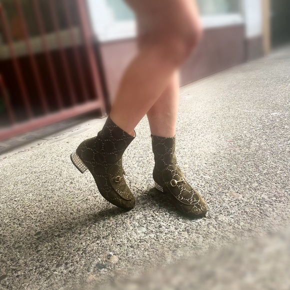 Gucci Authentic Velvet Boots Shoes GG Malaga with Crystals ๐ - Picture 2 of 2